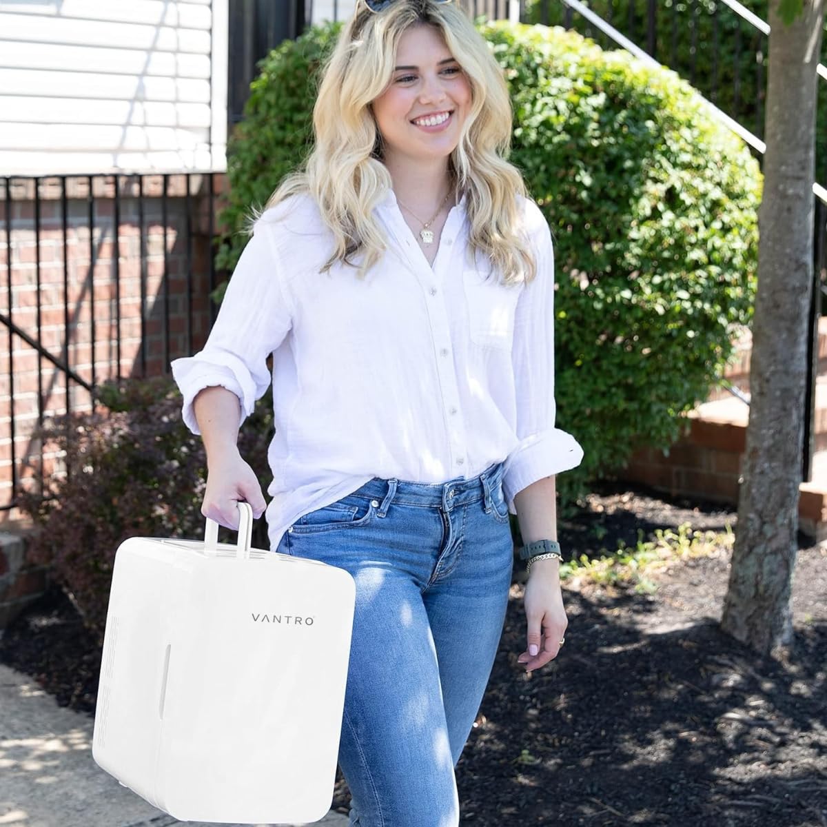 VANTRO Car Mini Fridge Model :: R10